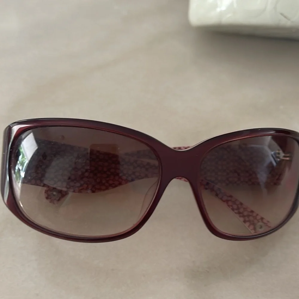 Sunglasses - Picture 4 of 6